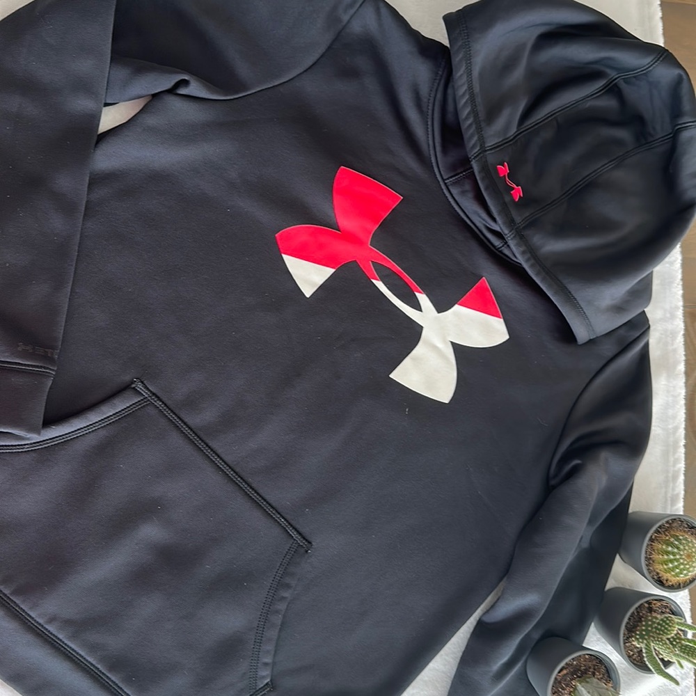 UNDER ARMOUR XL black boy’s sweatshirt with used hat - Picture 2 of 5